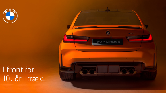 Bagenden af orange BMW model på orange baggrund 