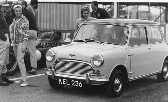 1959: Den første MINI