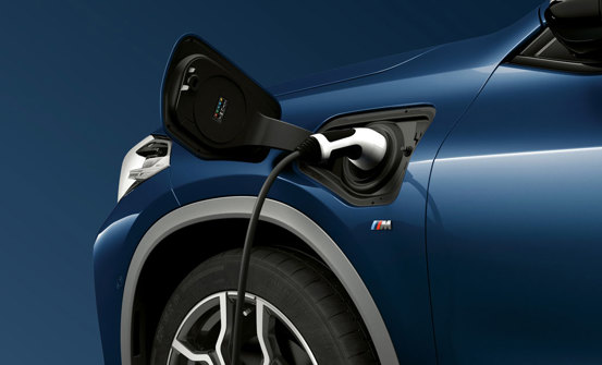 Tusindvis af ladestationer med BMW Charging