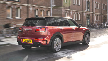 2015-2017: Elektrificering og flere modeller