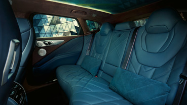 Vintage læder og belyst loft