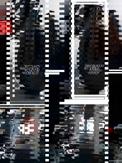 En serie billeder af en person, der står og kører på BMW Urban motorcykel.