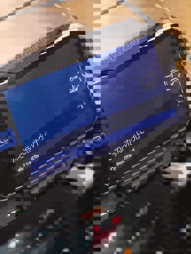 Nærbillede af navigationsskærmen på en BMW Motorrad Urban.