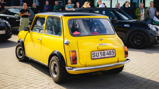Ældre gul MINI-model