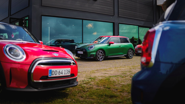 rød og grøn MINI til MINI RALLY 2025