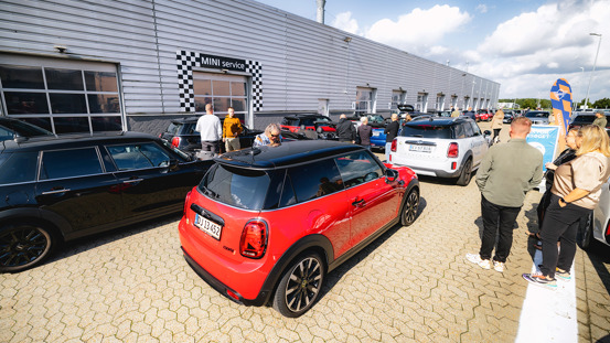Mennesker og MINI'er ifm. MINI Rally 2024.