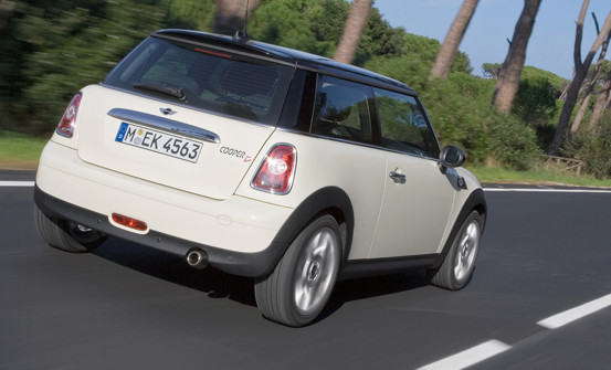 2002: MINI når nye højder